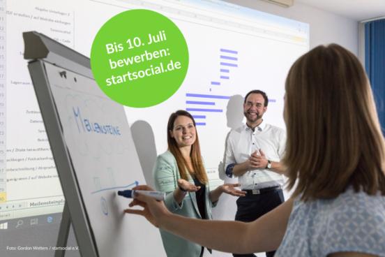 Frau an Flipchart
