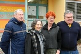 Gruppe von ehrenamtlichen Schulmediatoren